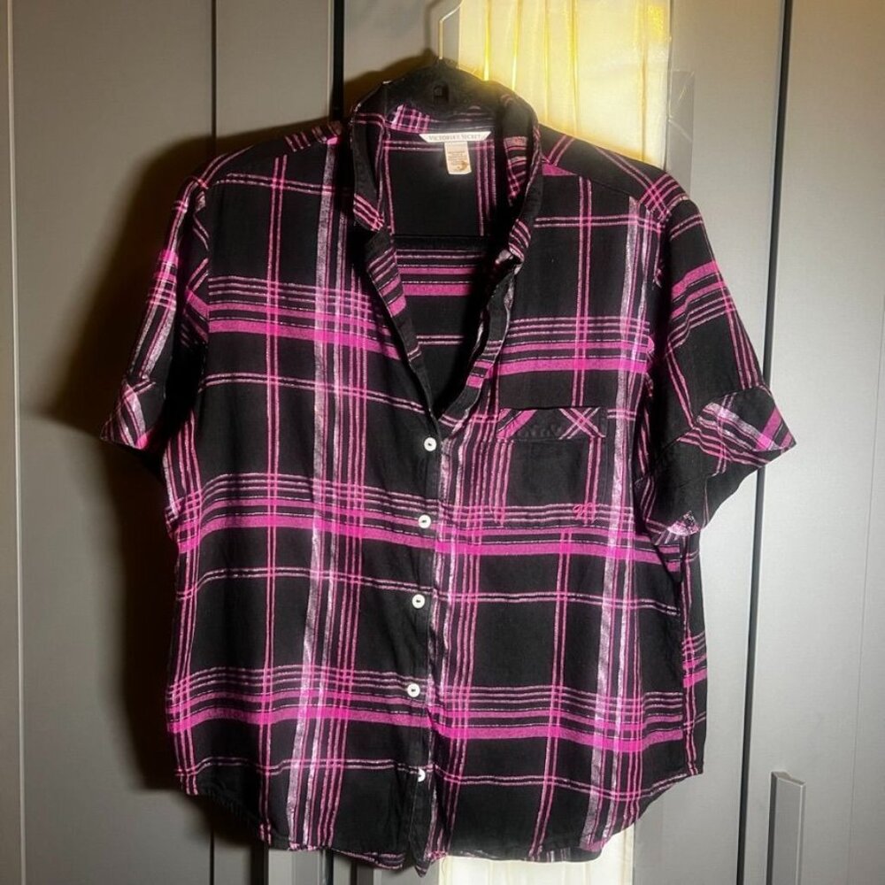 Victoria's Secret  Women's  Plaid  Button up  Short Sleeve Pajama Top  Black and